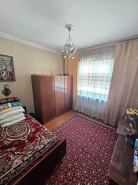 Ахмад-Югнакий Продается квартира 4/2/5 балкон 2х6 Удвоенный Зал — 1