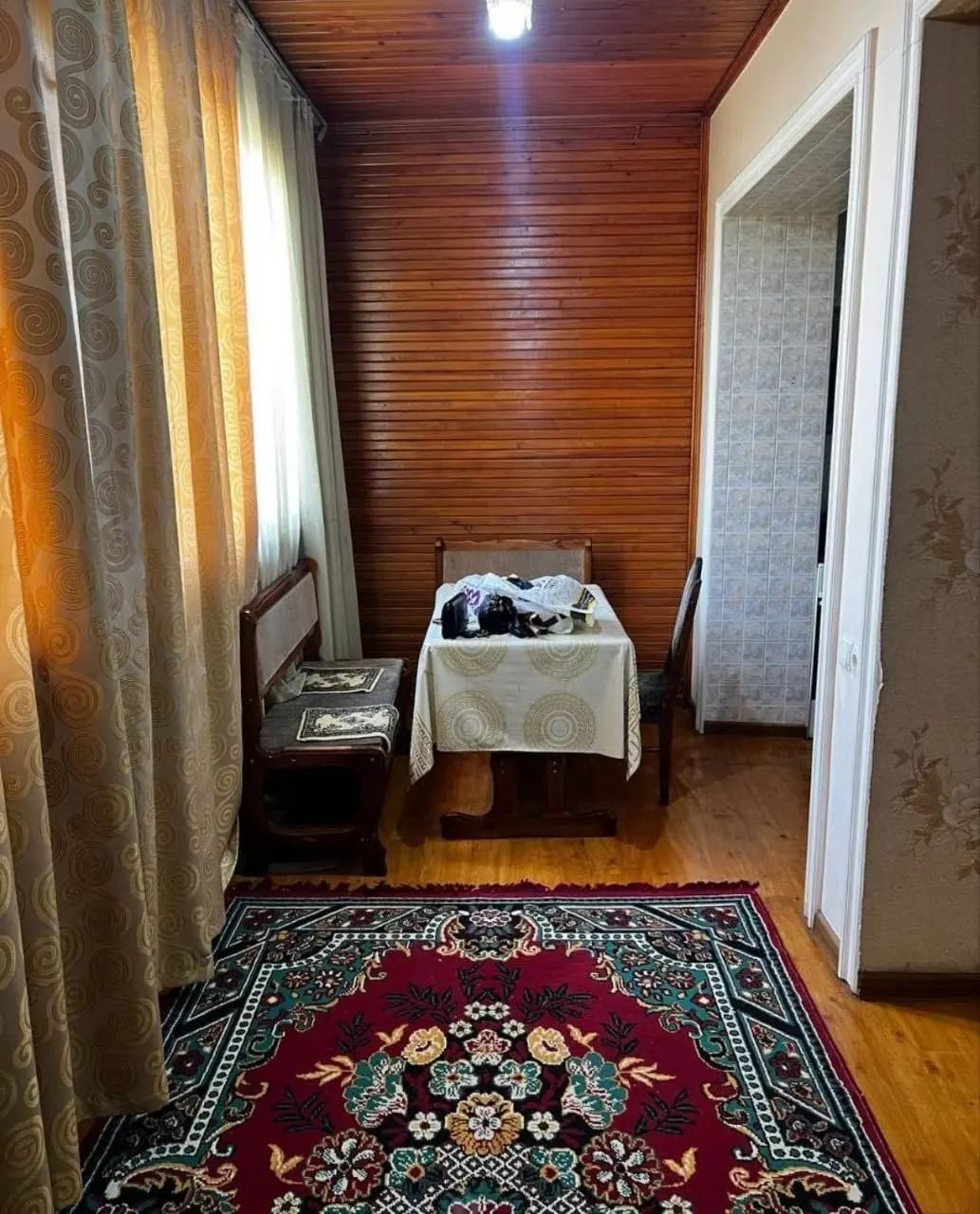 Аренда квартира якасарой Шота Руставели 3 хоналий нархи 550y.e. услуга агентство 50% — 2