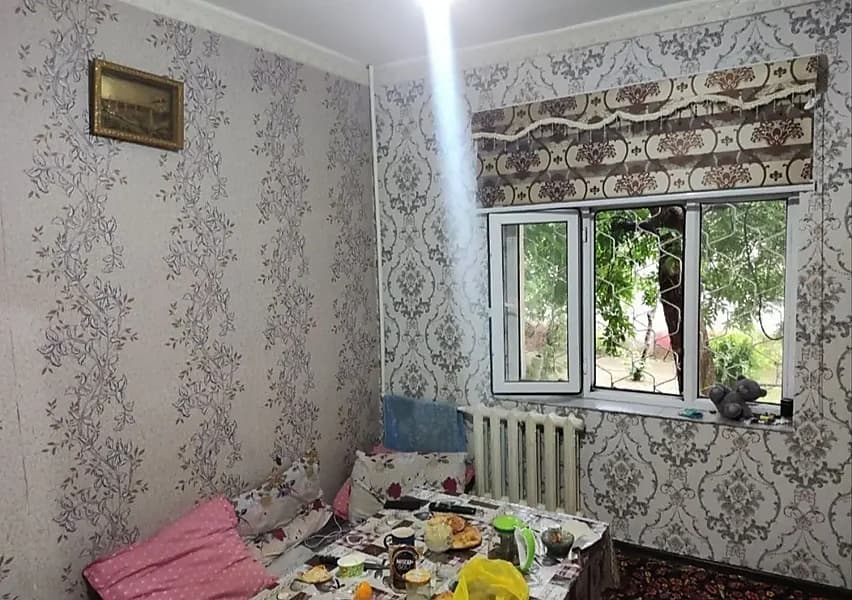 Сергели тумани массив куйлик 5    Общежит   2 хона 1 этаж 4 этажка 35 кв.м — 1