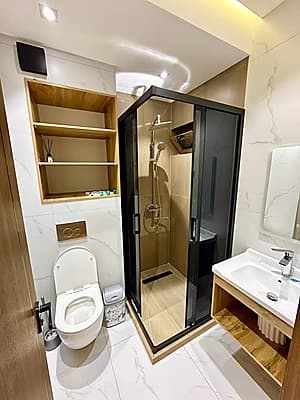 Hotel Luxora 24/7 — 2