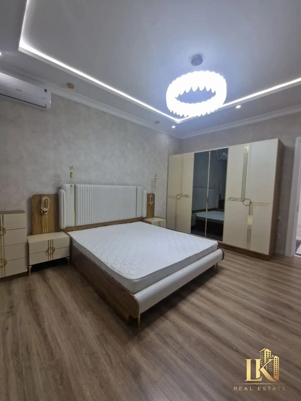 #9800 Продаётся: Яшнабадский район Улица Махтумкули НОВОСТРОЙКА Ориентир: "Makro" Дом на второй лини — 1