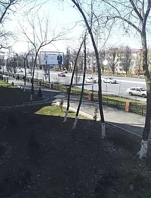 Аренда Район Мирзо Улугбек Максии горкий2/2/450м2Цена 450y.e. — 7