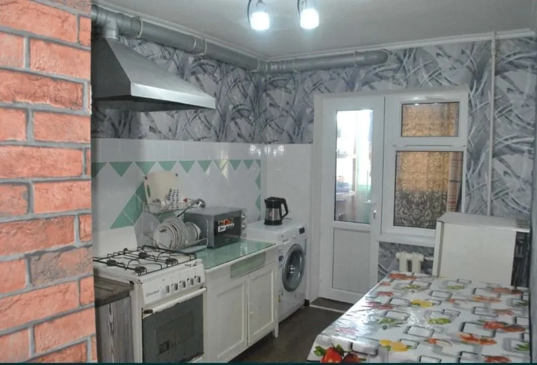 ЯККАСАРАЙ 1/5/5 30м². Кирпичный. Мебель+техника — 3