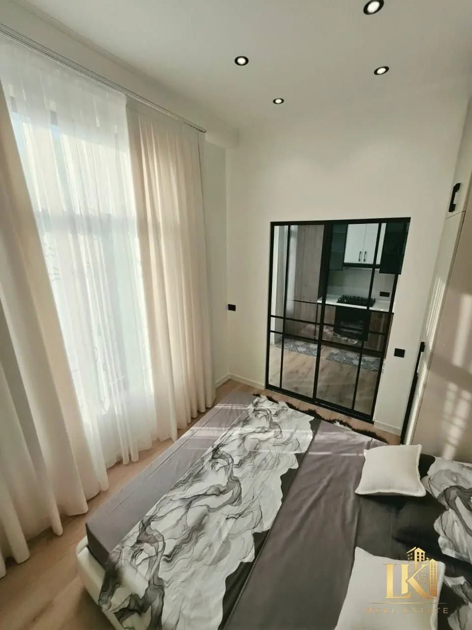 #9800 Продаётся: Яккасарайский район Ул. Шота Руставели НОВОСТРОЙКА ЖК "Royal House" Ор-р: кафе "Фре — 3