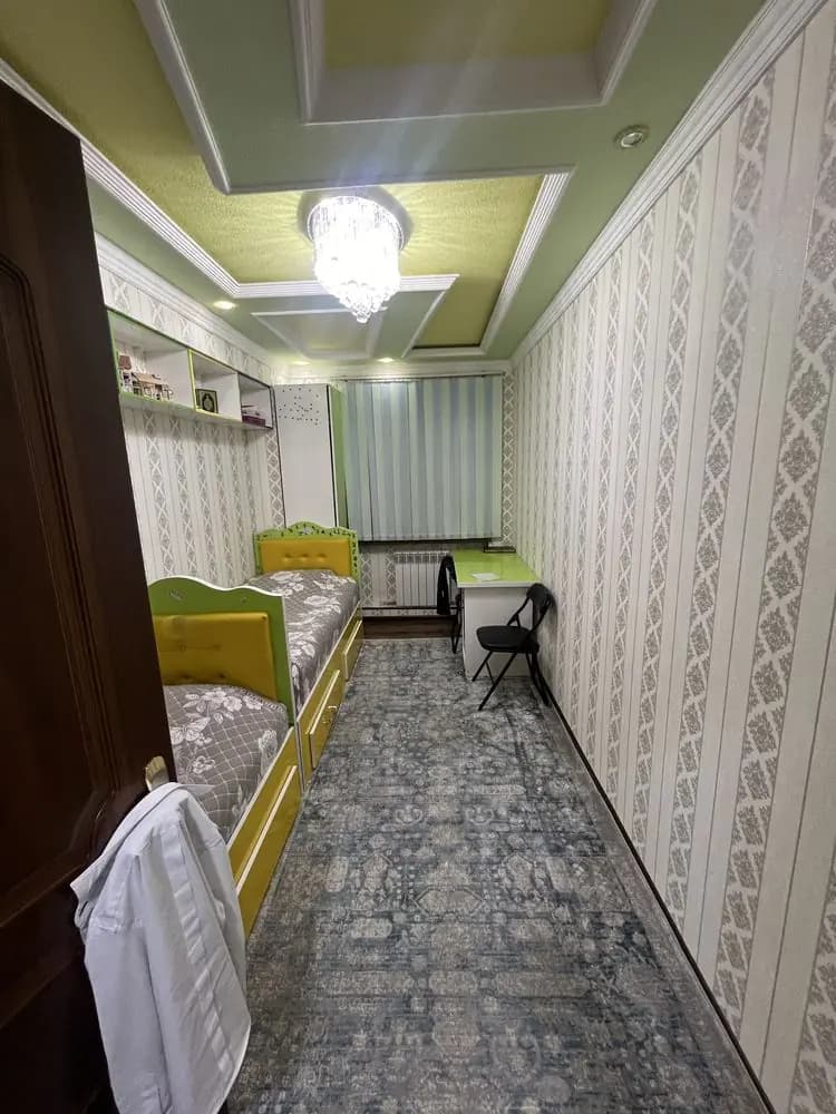 V5766🏡 Olmazorda katta 5 xonali kvartira sotiladi! — 3