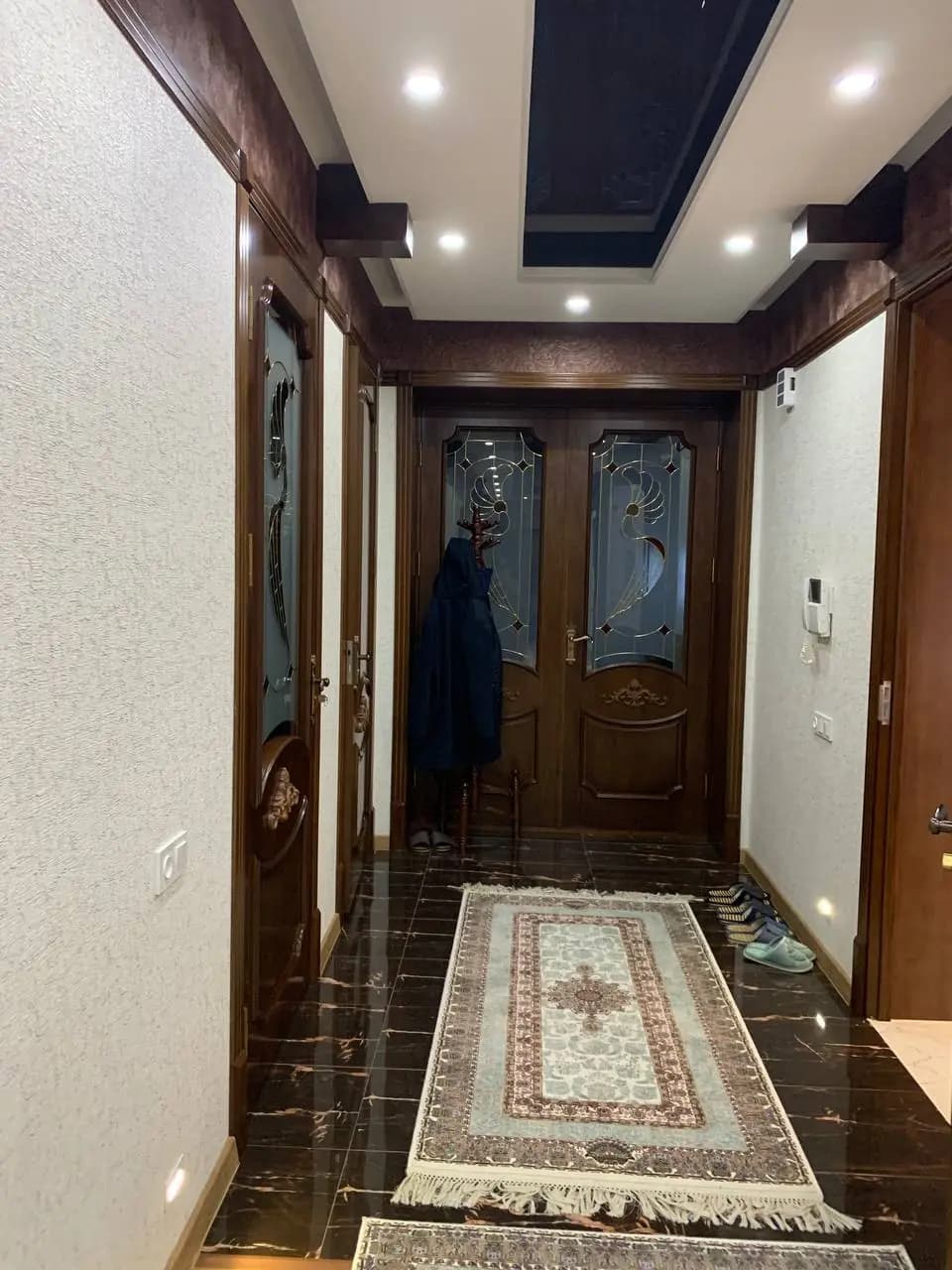 Уч тепа тумани, 6,45 сотих, 14 хона, сауна, ховлида фонтан, 6 та санузел, зимний сад, — 2