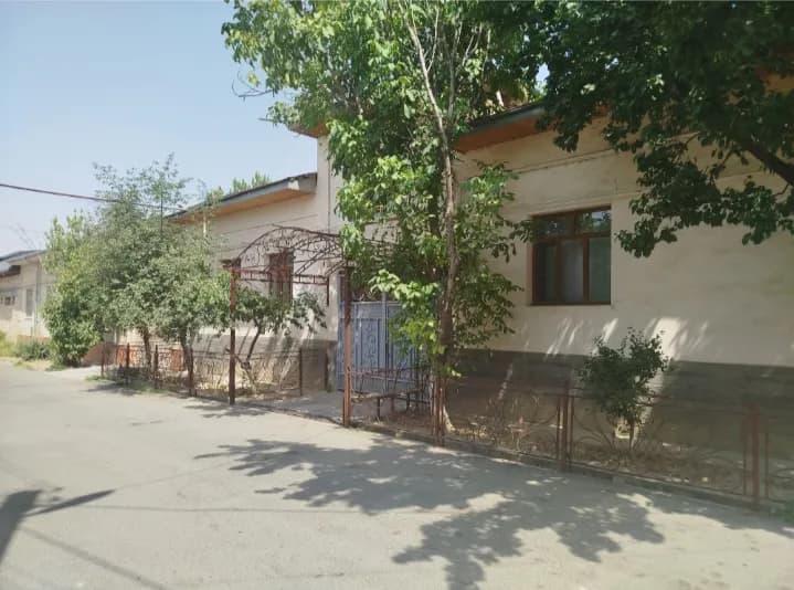 Sabzavot mahallasida hovli sotiladi — 4