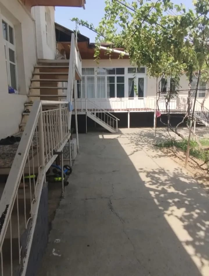 Sabzavot mahallasida hovli sotiladi — 3
