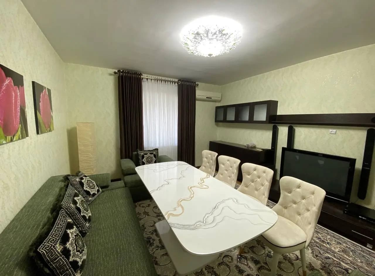 Продаётся 4 комнатная квартира Банковский дом Паркентский рынок — 5