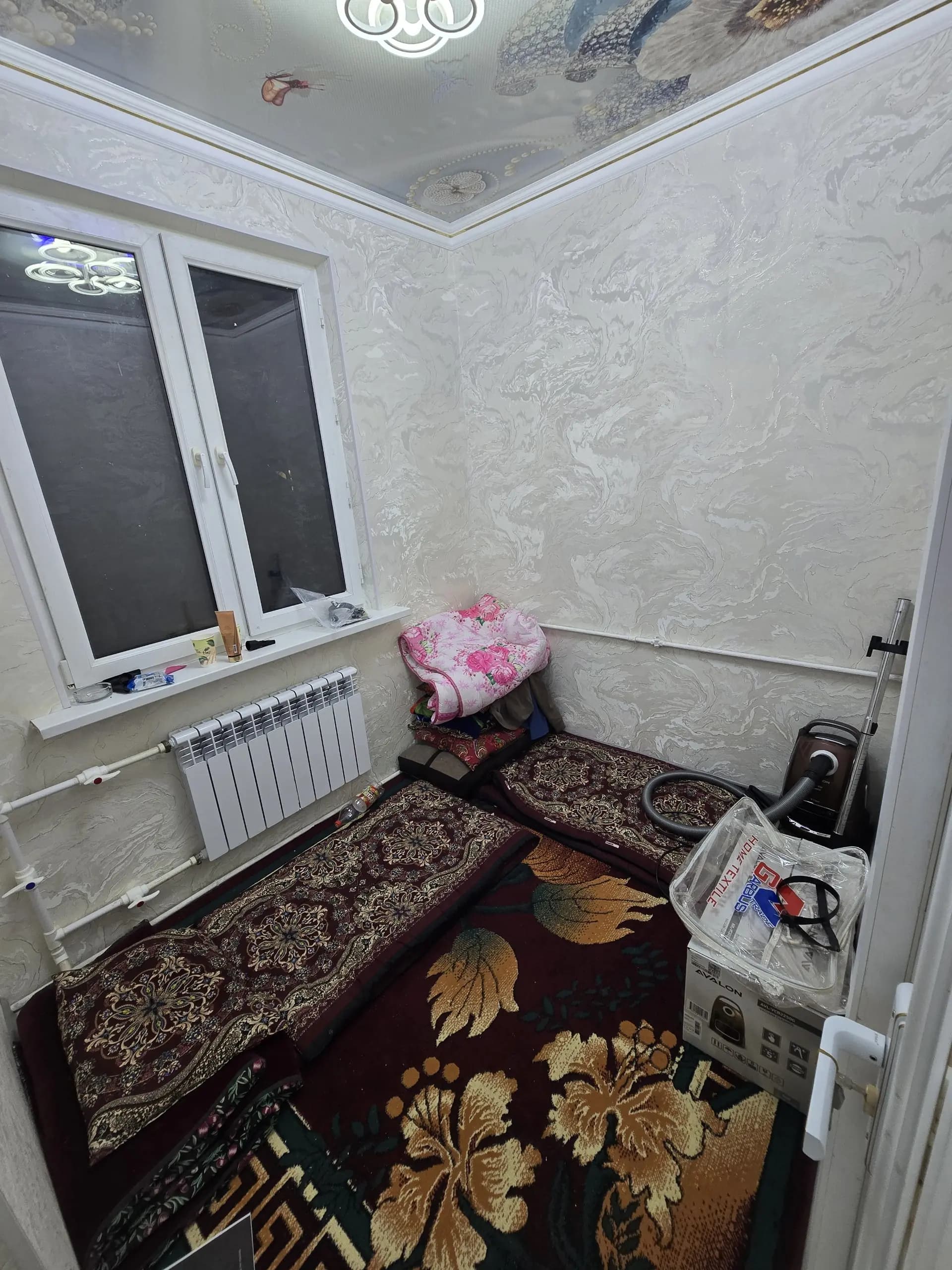 Продам чил 12 квартил оринтир фарход бозори — 2