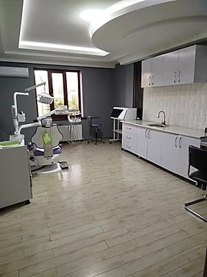 Uchtepa tumanida 5sotix 2 etajli noturar uy sotiladi. Yangi remontda, arendatori bor. Tayyor biznes — 5