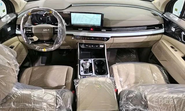 Kia Carnival 2025 — 5