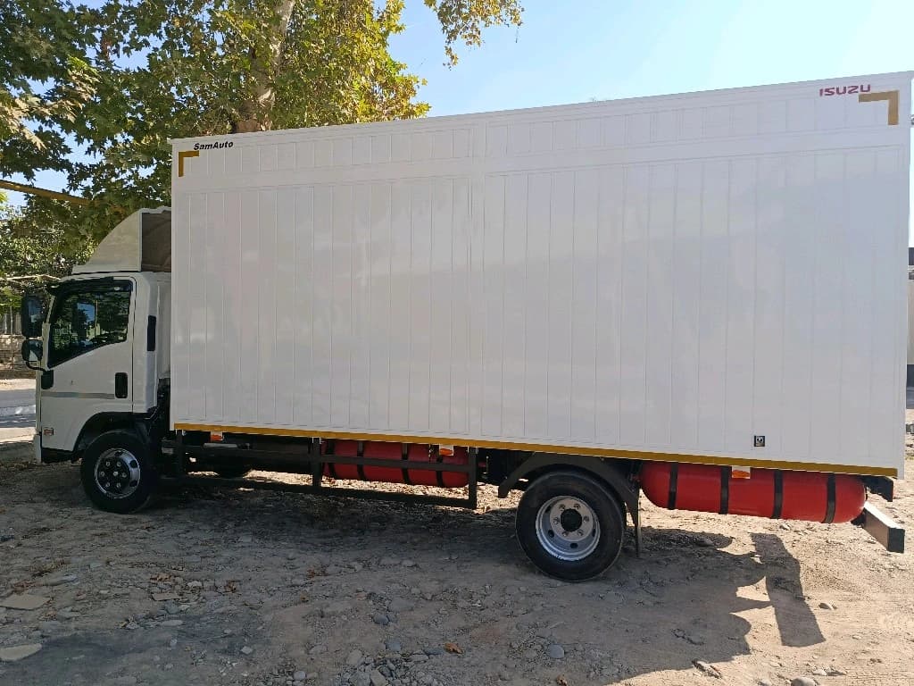 Isuzu D-Max 2024 — 4
