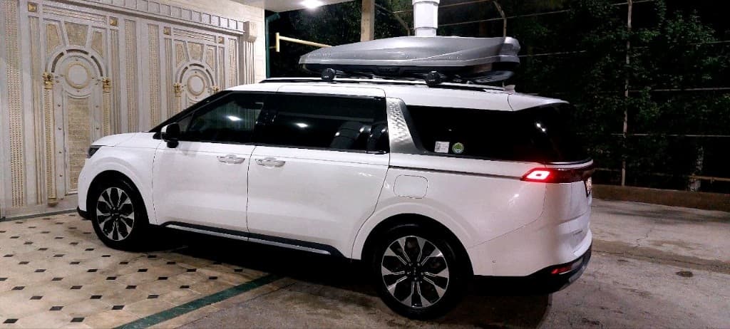 Kia Carnival 2023 — 2