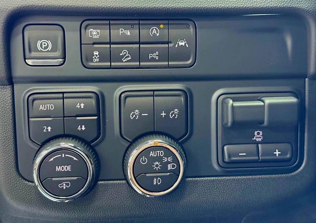 Chevrolet Tahoe 2025 — 10