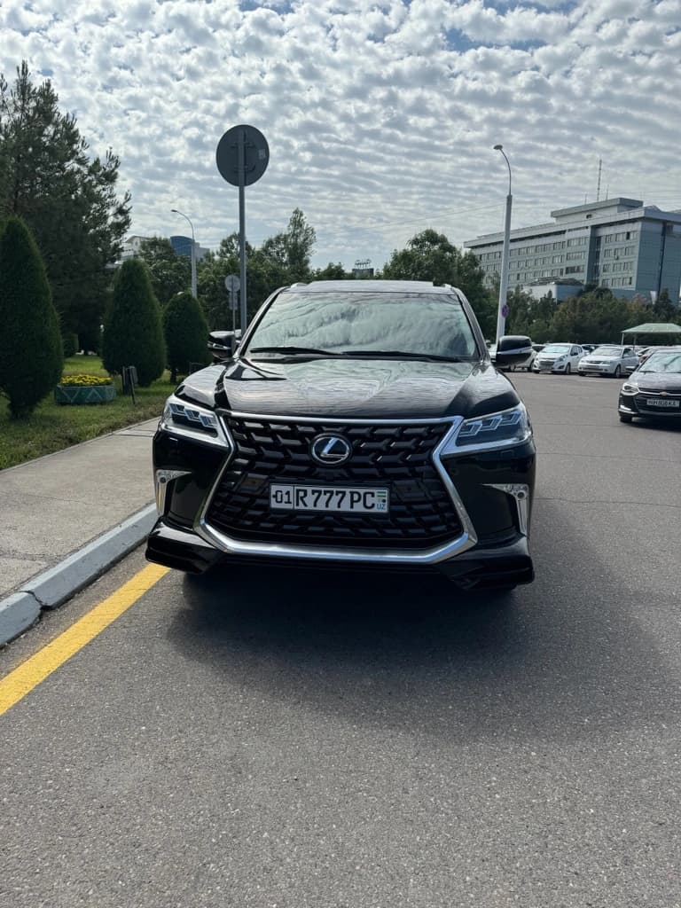 Lexus LX 2011 — 1