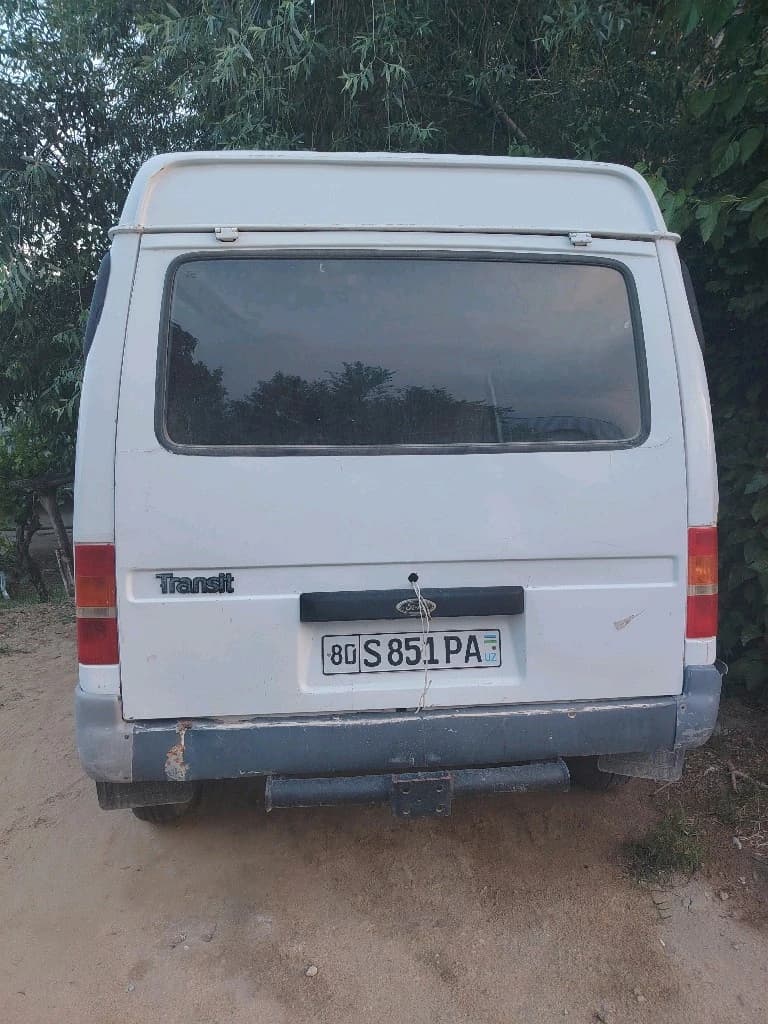 Ford Transit 1985 — 3