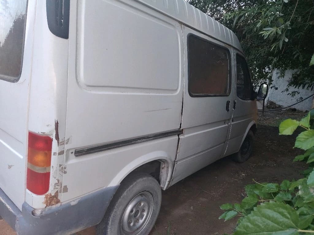 Ford Transit 1985 — 6