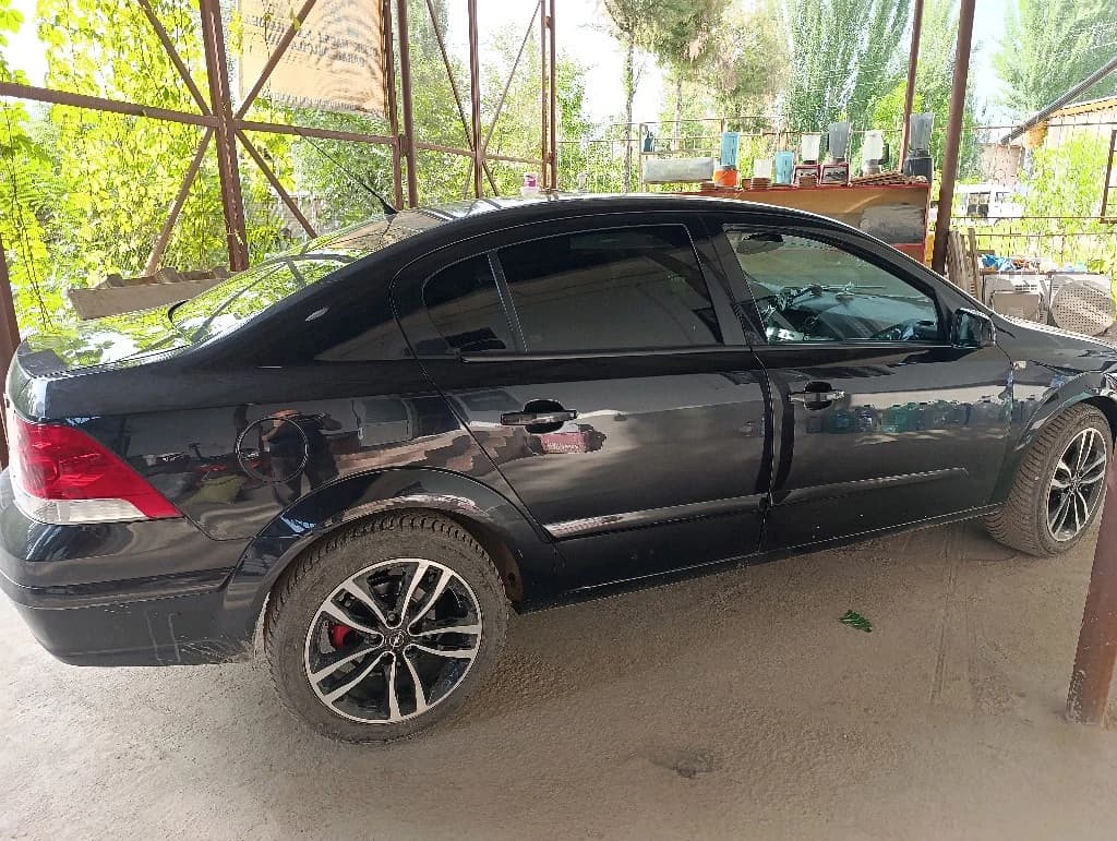 Opel Astra 2009 — 3