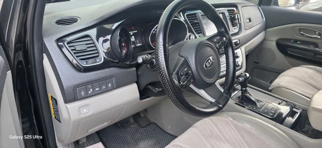 Kia Carnival 2015 — 2