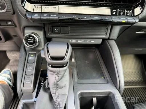Toyota Land Cruiser 2025 — 10