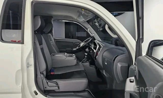 Kia Bongo 2025 — 7