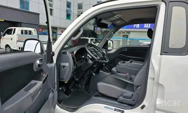 Kia Bongo 2023 — 10