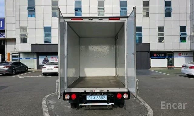 Kia Bongo 2023 — 10