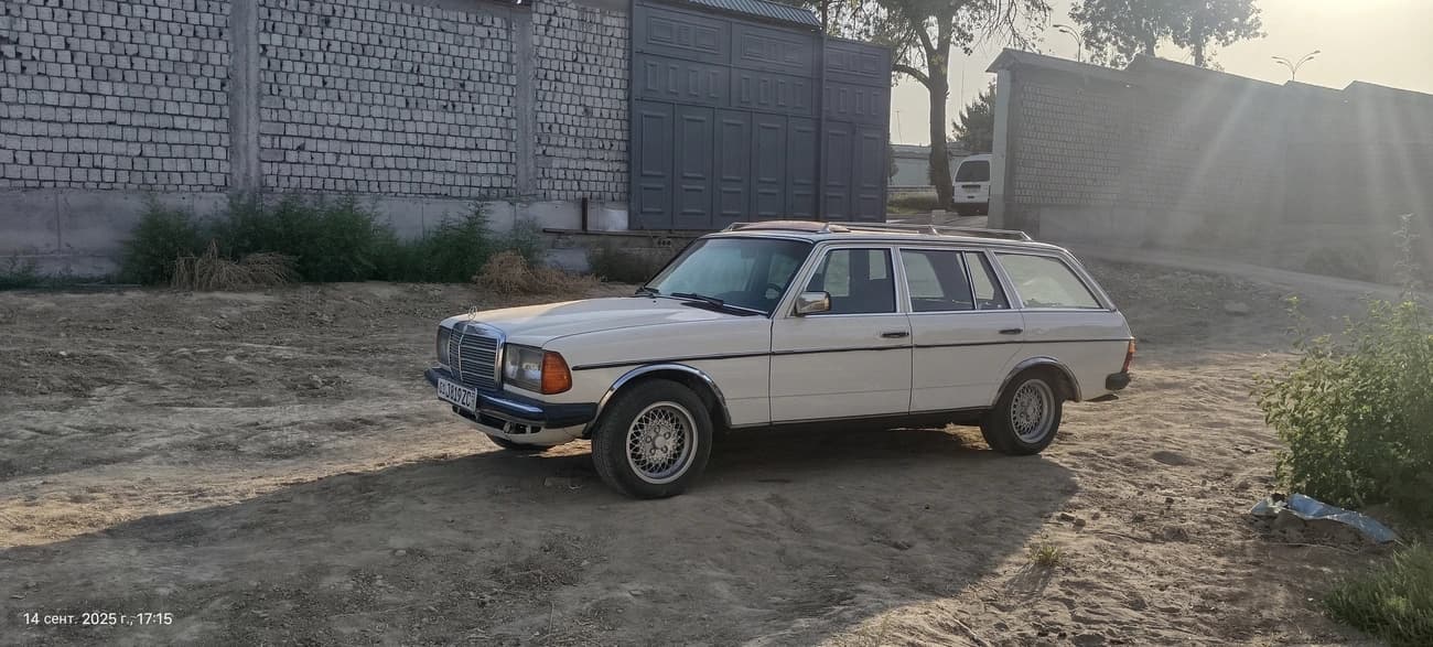 Mercedes-Benz W123 1983 — 5