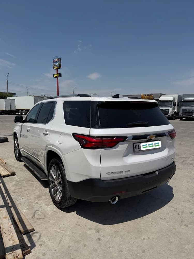 Chevrolet Traverse 2023 — 4