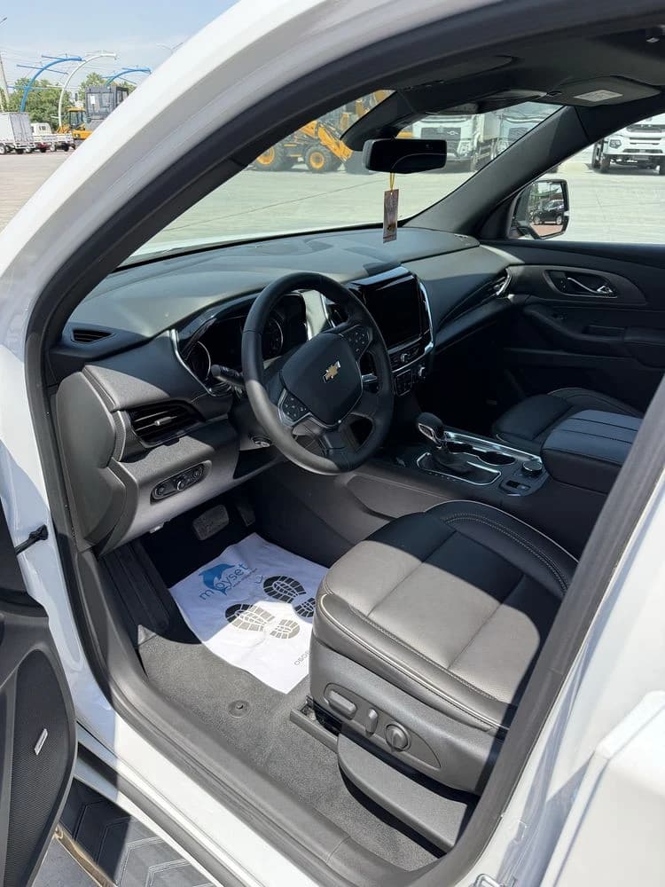 Chevrolet Traverse 2023 — 6