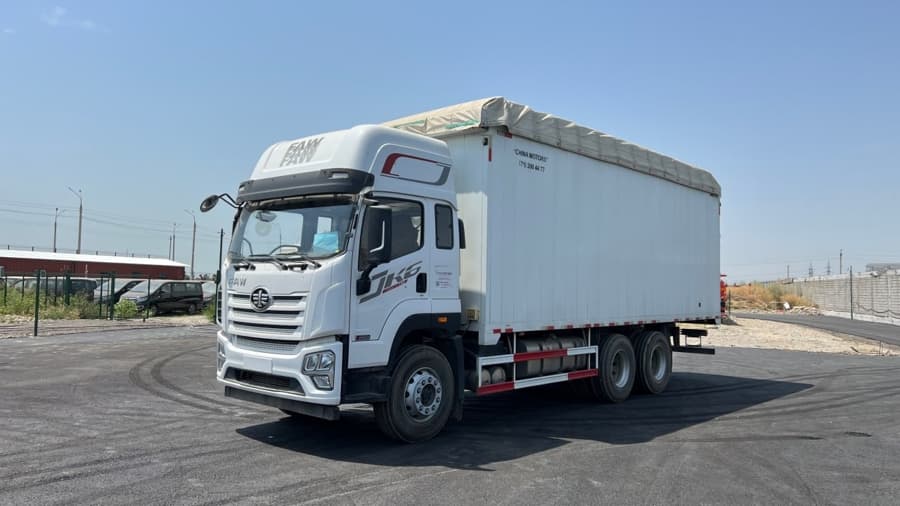 FAW Bestune T77 2024 — 1