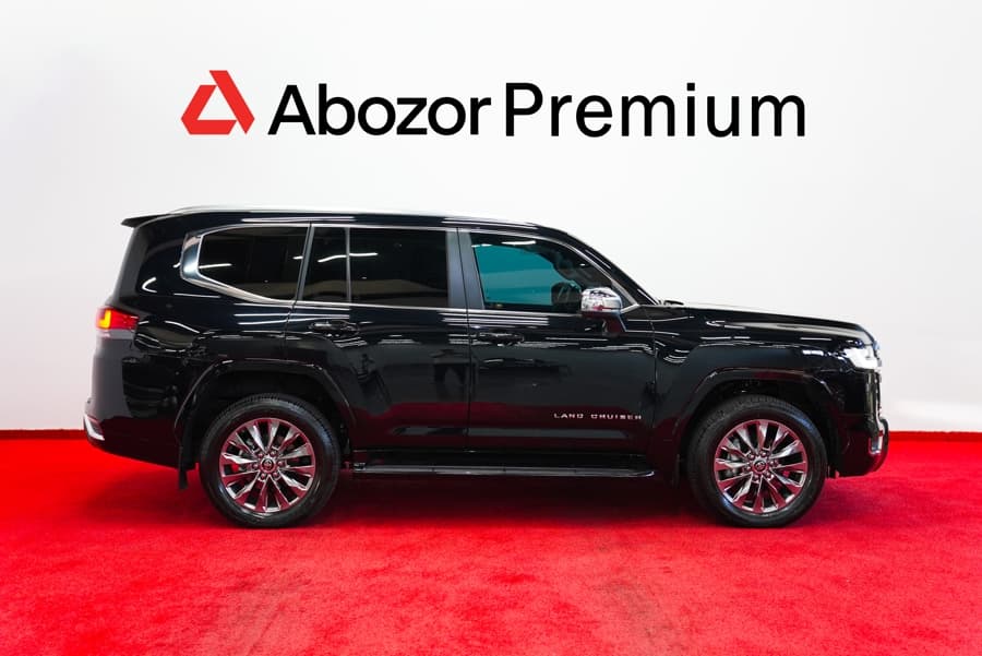 Toyota Land Cruiser 300 2023 — 3