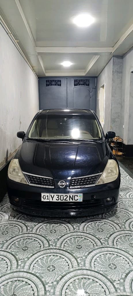 Nissan Tiida 2008 — 1