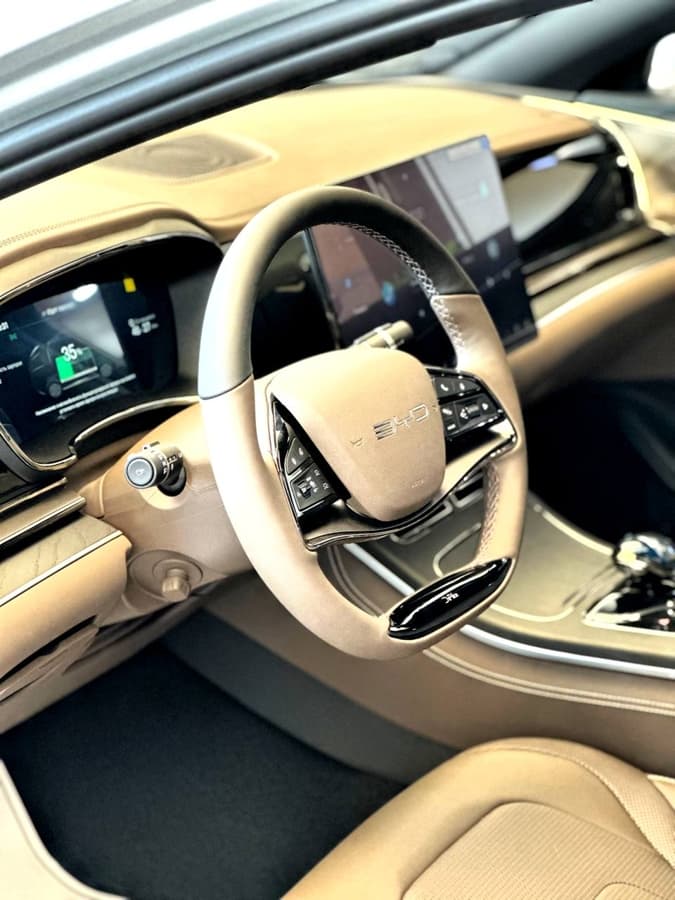 BYD Han 2025 — 4