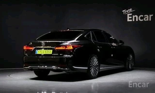 Lexus LS 2025 — 2