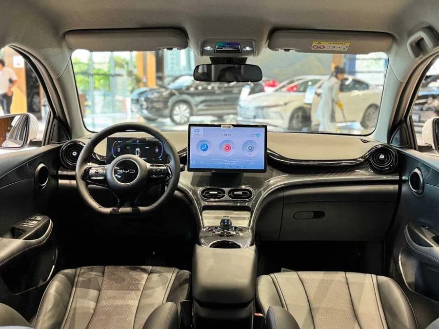 BYD E2 2025 — 3