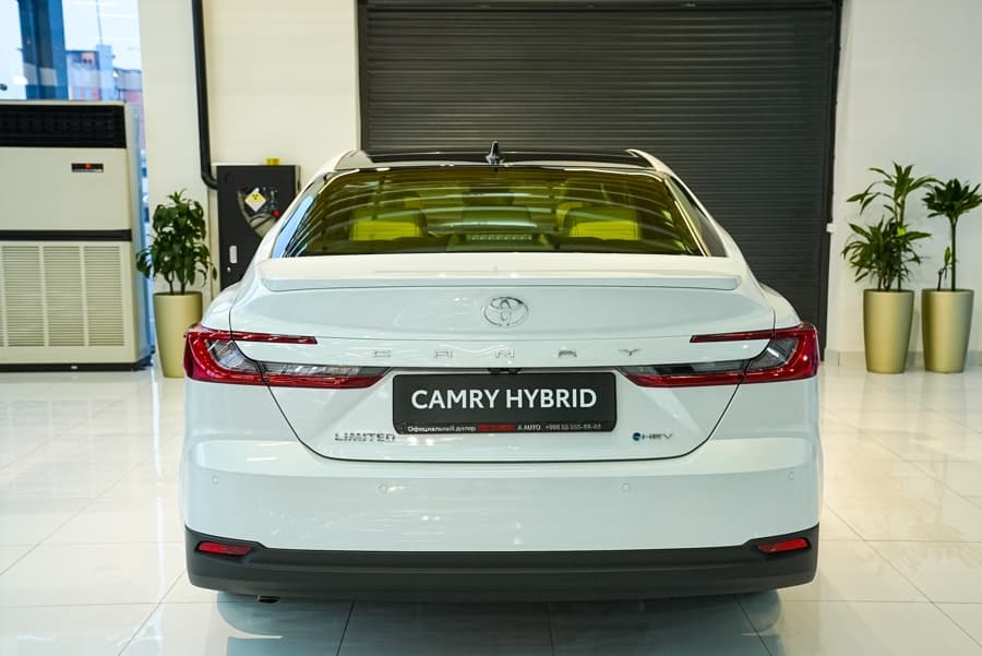 Toyota Camry 2025 — 5