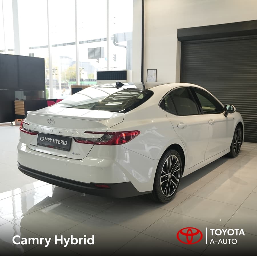 Toyota Camry 2025 — 4
