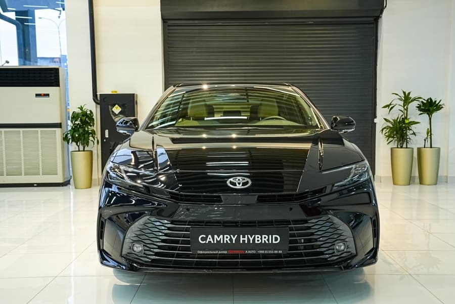Toyota Camry 2025 — 1