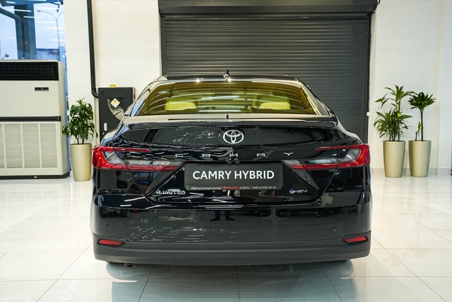Toyota Camry 2025 — 3
