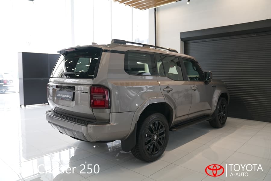 Toyota Land Cruiser Prado 2025 — 4