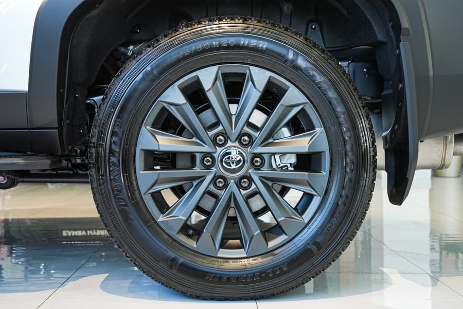 Toyota Land Cruiser Prado 2025 — 5