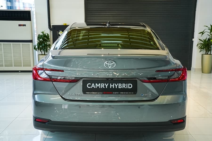 Toyota Camry 2025 — 3