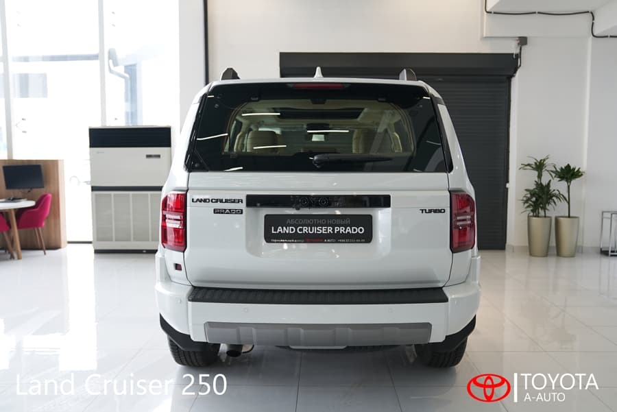 Toyota Land Cruiser Prado 2025 — 3