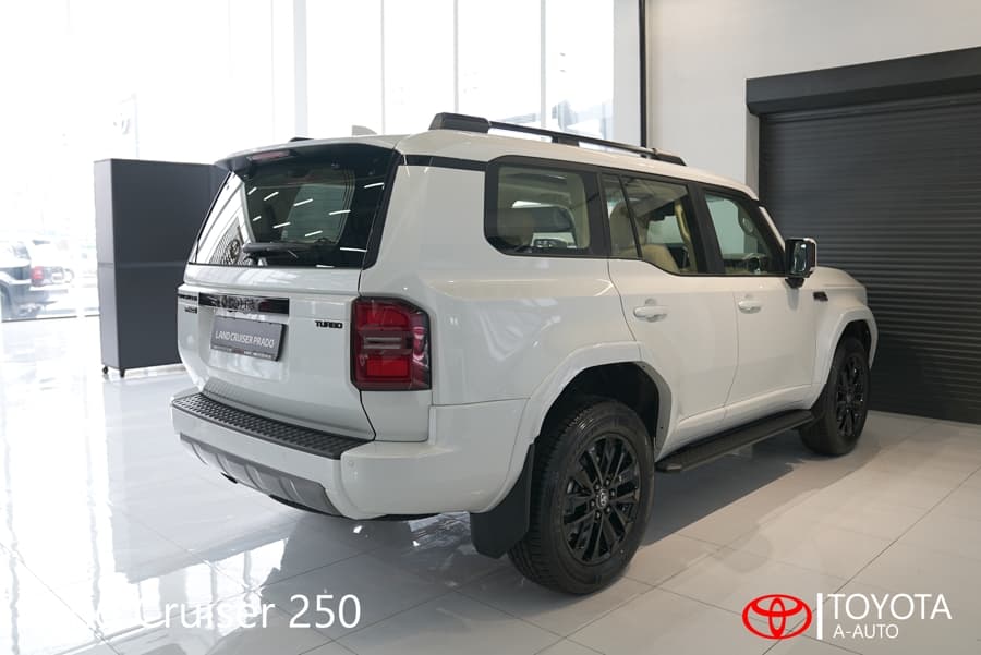 Toyota Land Cruiser Prado 2025 — 4