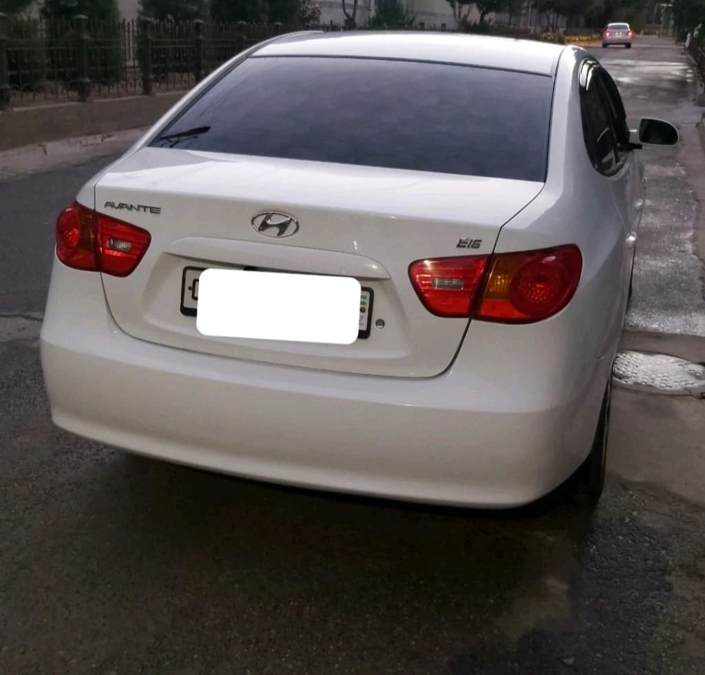 Hyundai Avante 2008 — 1