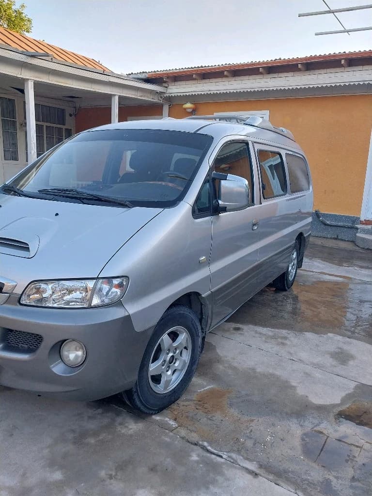 Hyundai Starex 2001 — 1