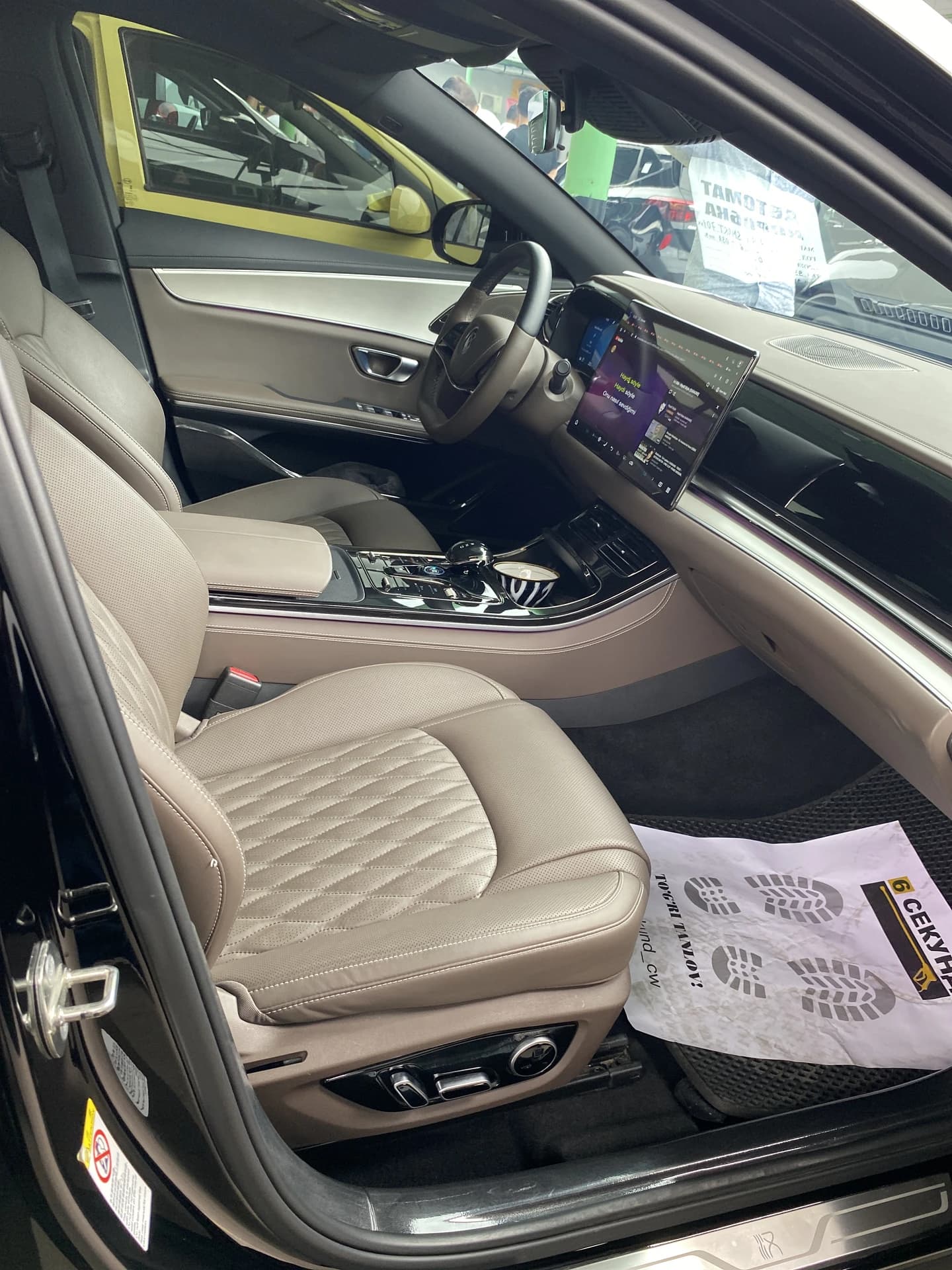 BYD Han 2025 — 3