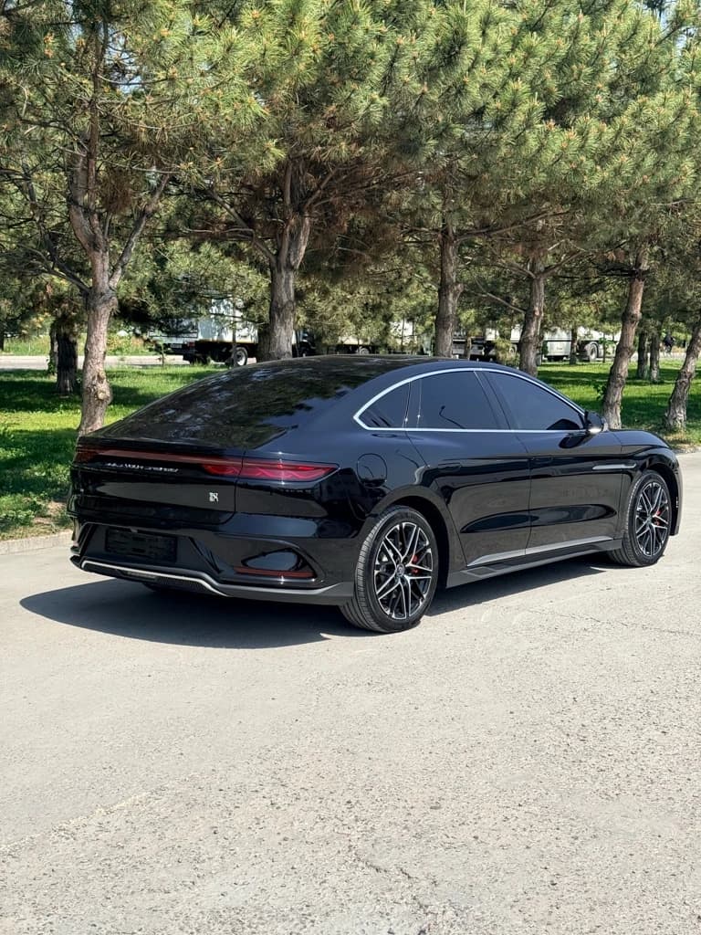 BYD Han 2024 — 2